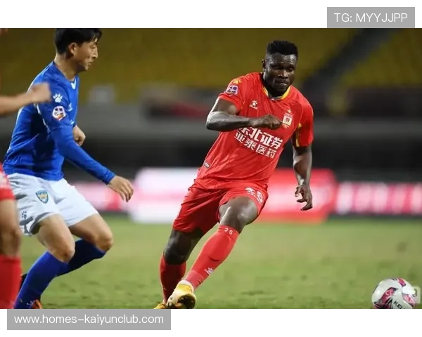 长春亚泰推进速度稳定提升,边路配合愈发成熟 长春亚泰推进速度稳定提升,边路配合愈发成熟